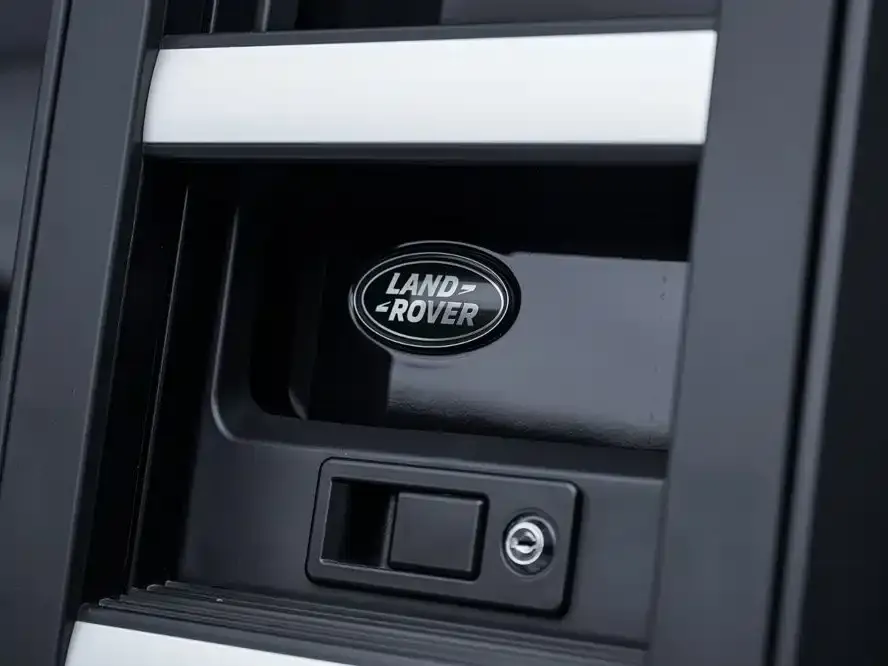 Land Rover Defender — фото 9