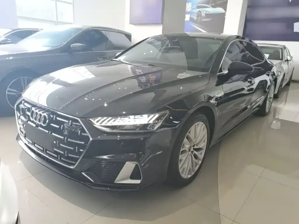 Audi A7L — фото 1