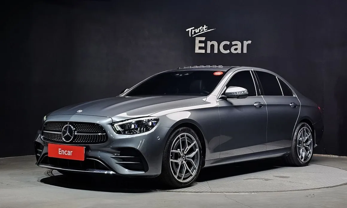 Mercedes-Benz E-Class — фото 1