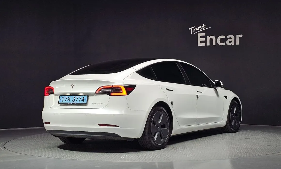 Tesla Model 3 — фото 7
