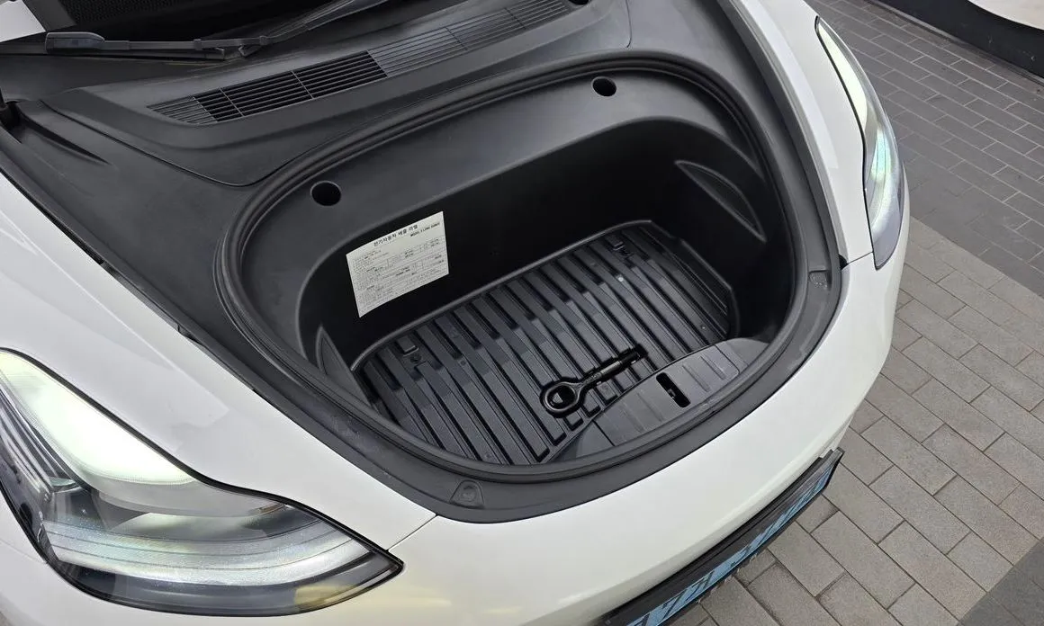Tesla Model 3 — фото 10