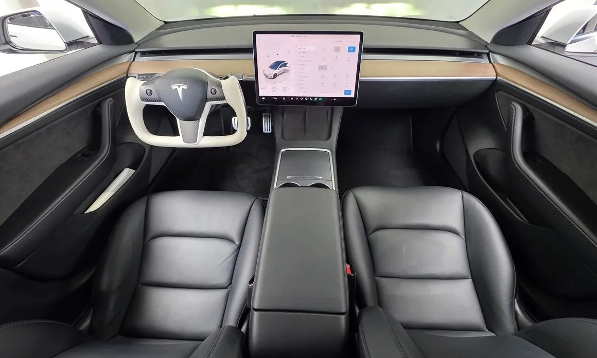 Tesla Model 3 — фото 8