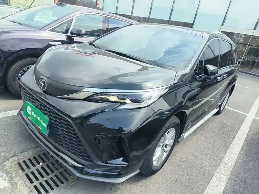 Toyota Granvia — фото 1