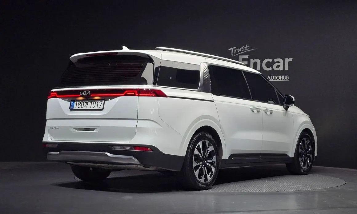 Kia Carnival — фото 4