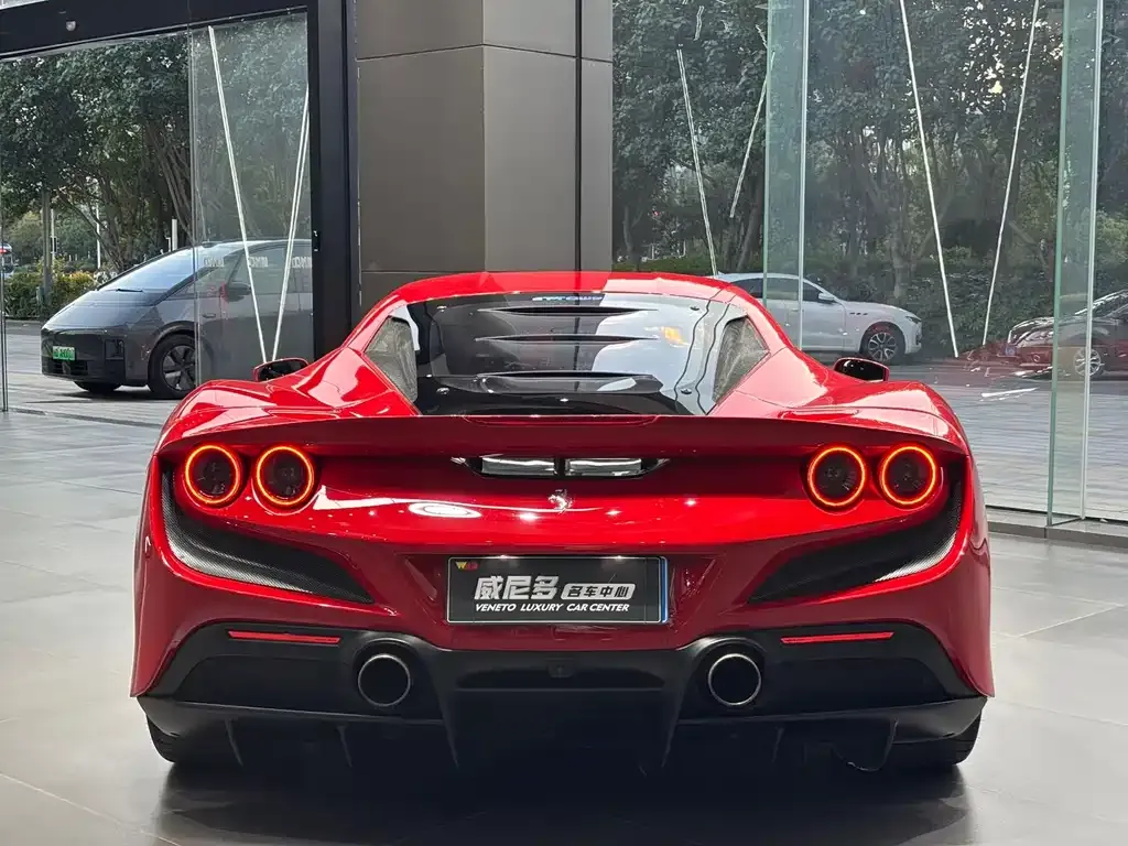 Ferrari F8 — фото 3