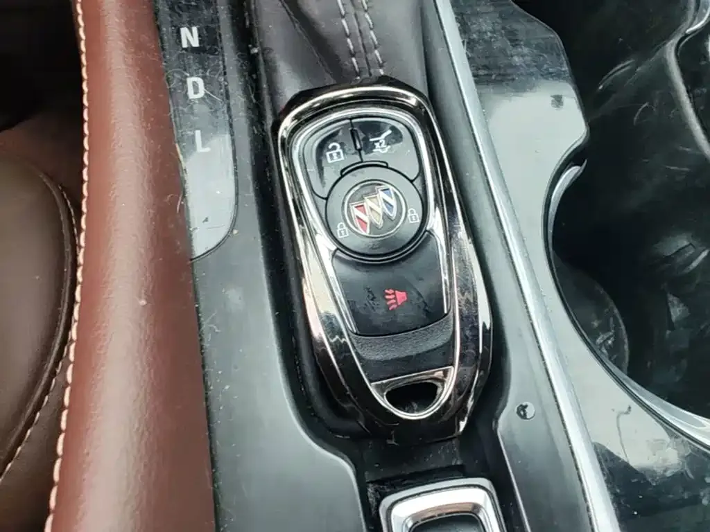 Buick Envision Plus — фото 2