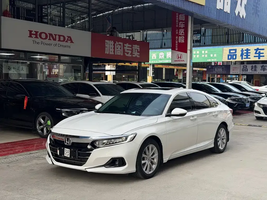 Honda Accord — фото 1