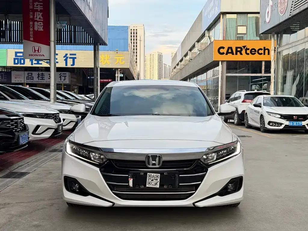 Honda Accord — фото 9