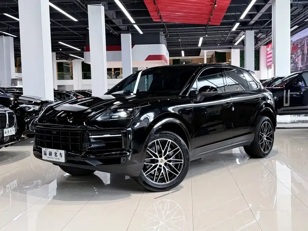 Porsche Cayenne — фото 1