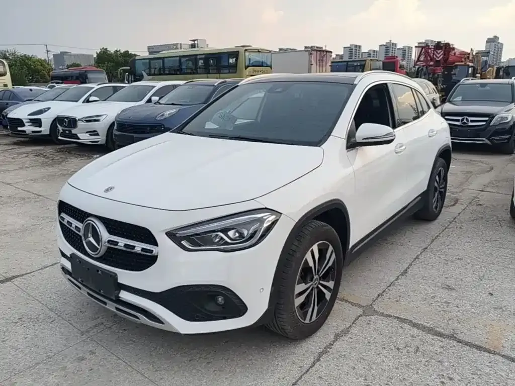 Mercedes-Benz GLA — фото 1