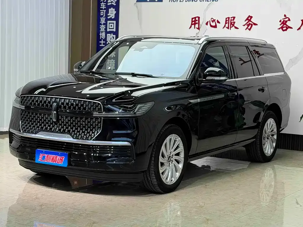 Lincoln Navigator — фото 1