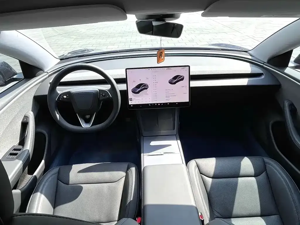 Tesla Model 3 — фото 9