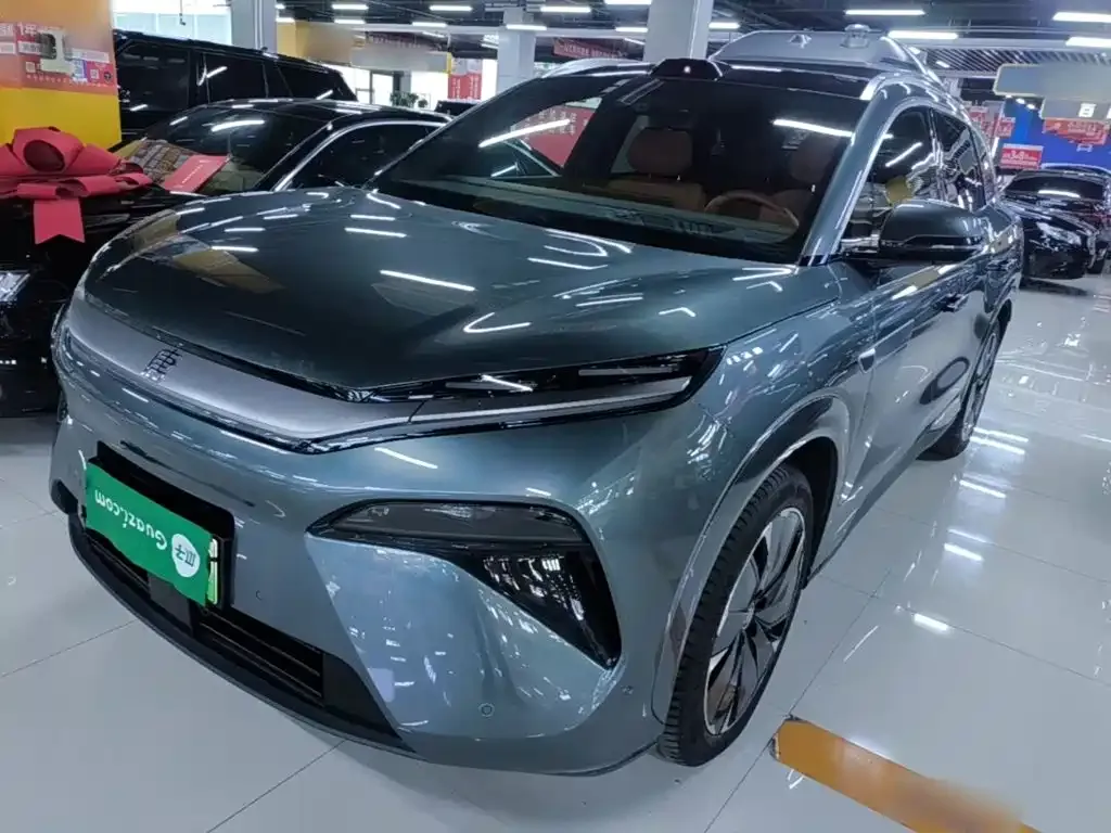 BYD Tang L — фото 1