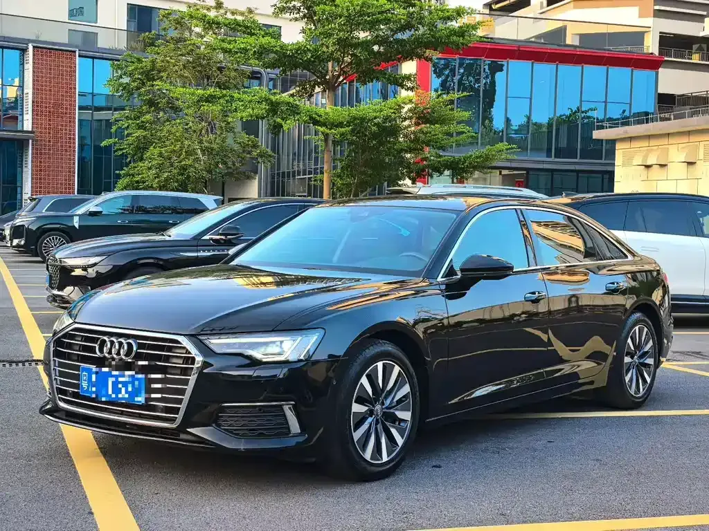 Audi A6L — фото 1