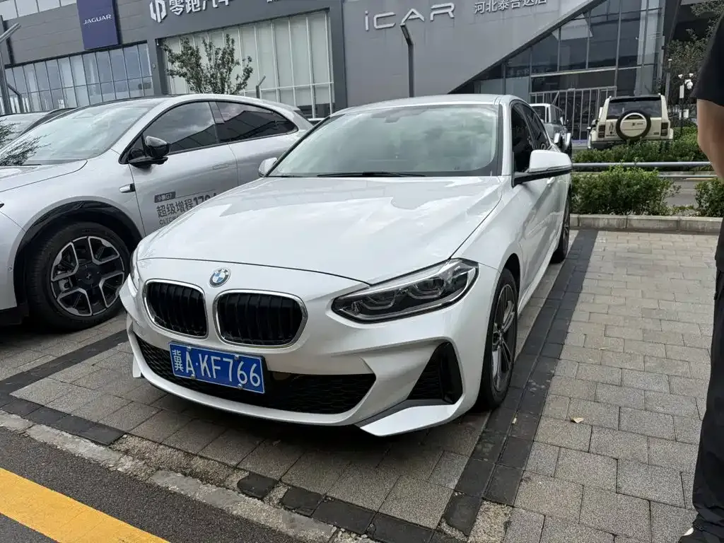 BMW 1 Series — фото 1
