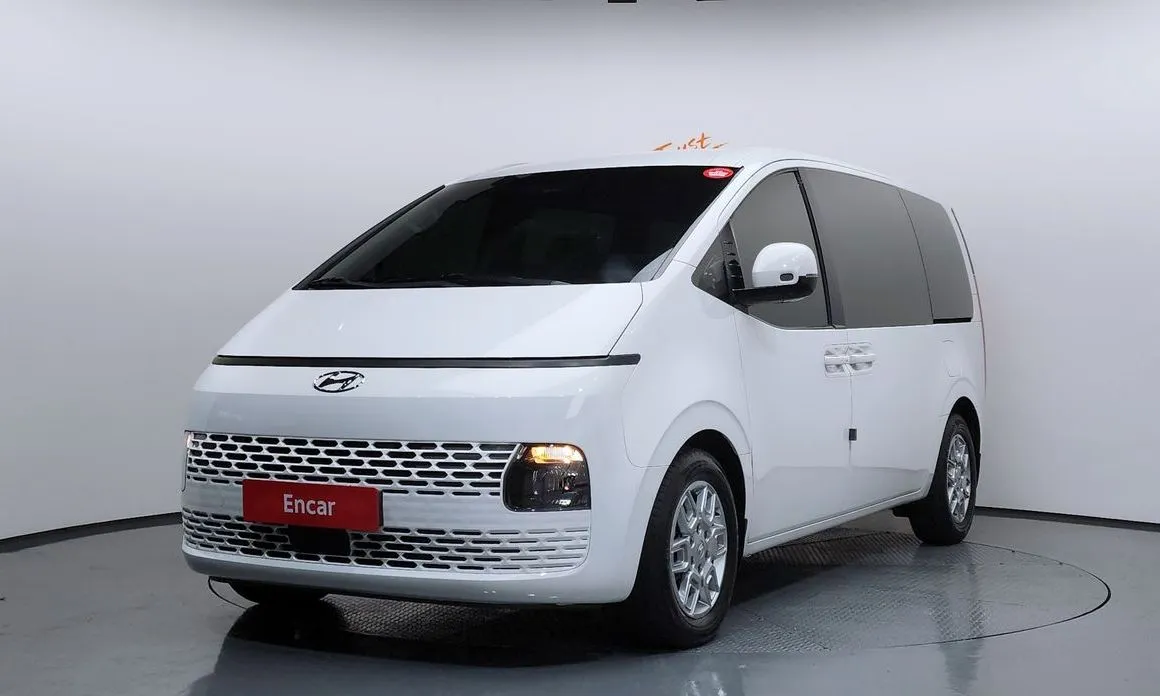 Hyundai Staria — фото 1