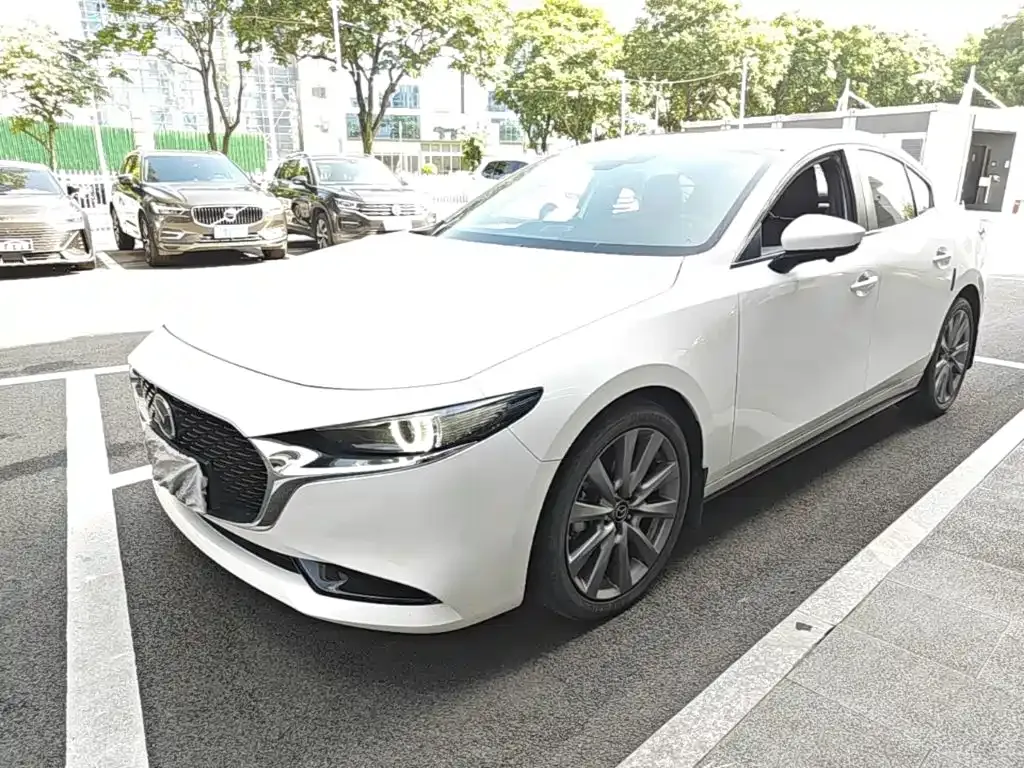 Mazda 3 Axela — фото 8