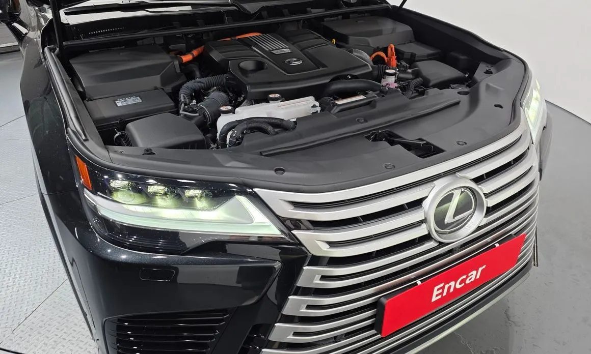 Lexus LX — фото 9