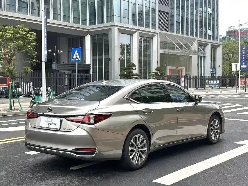 Lexus ES — фото 6