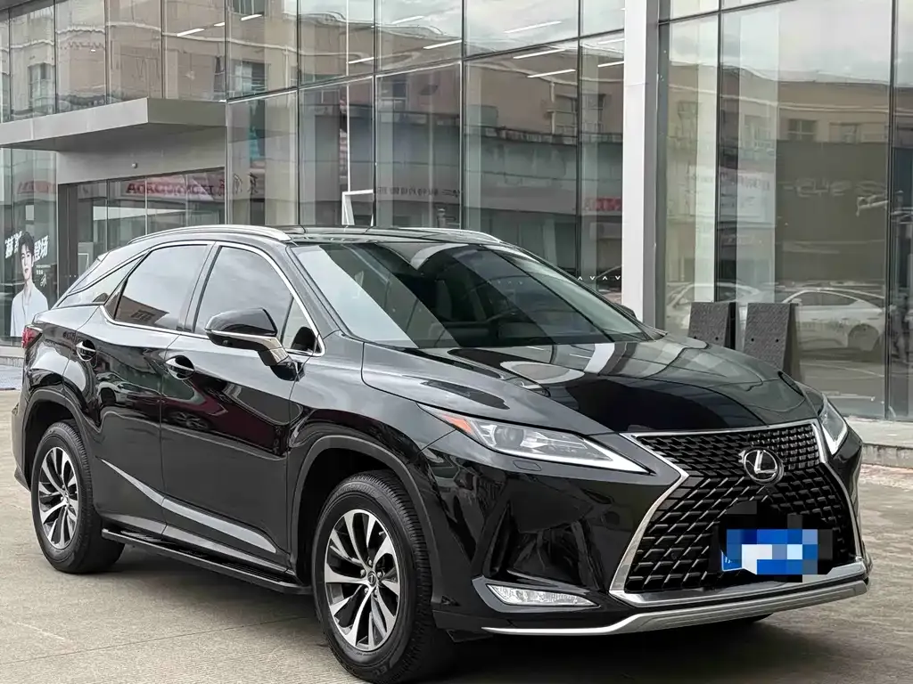 Lexus RX — фото 1