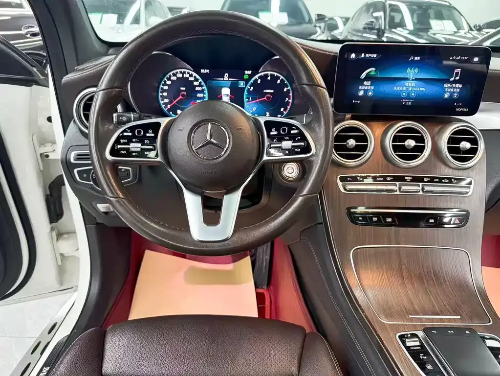 Mercedes-Benz GLC — фото 4