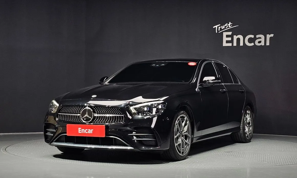 Mercedes-Benz E-Class — фото 1