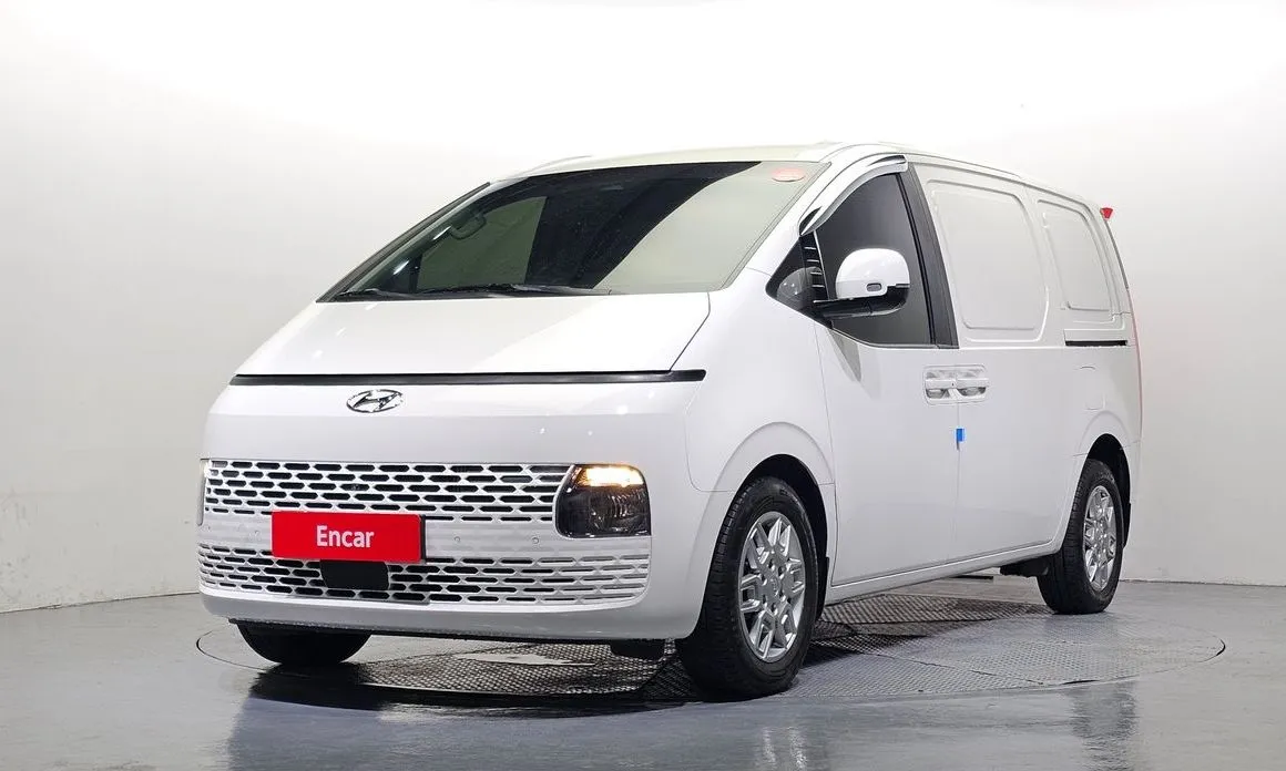 Hyundai Staria — фото 1
