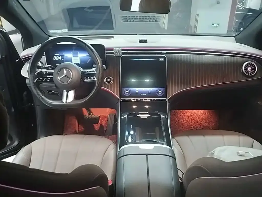 Mercedes-Benz EQE SUV — фото 10