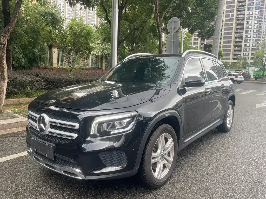 Mercedes-Benz GLB — фото 1