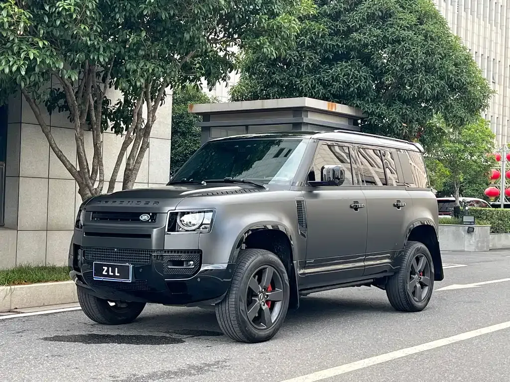 Land Rover Defender — фото 1