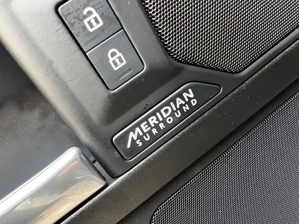 Land Rover Defender — фото 10