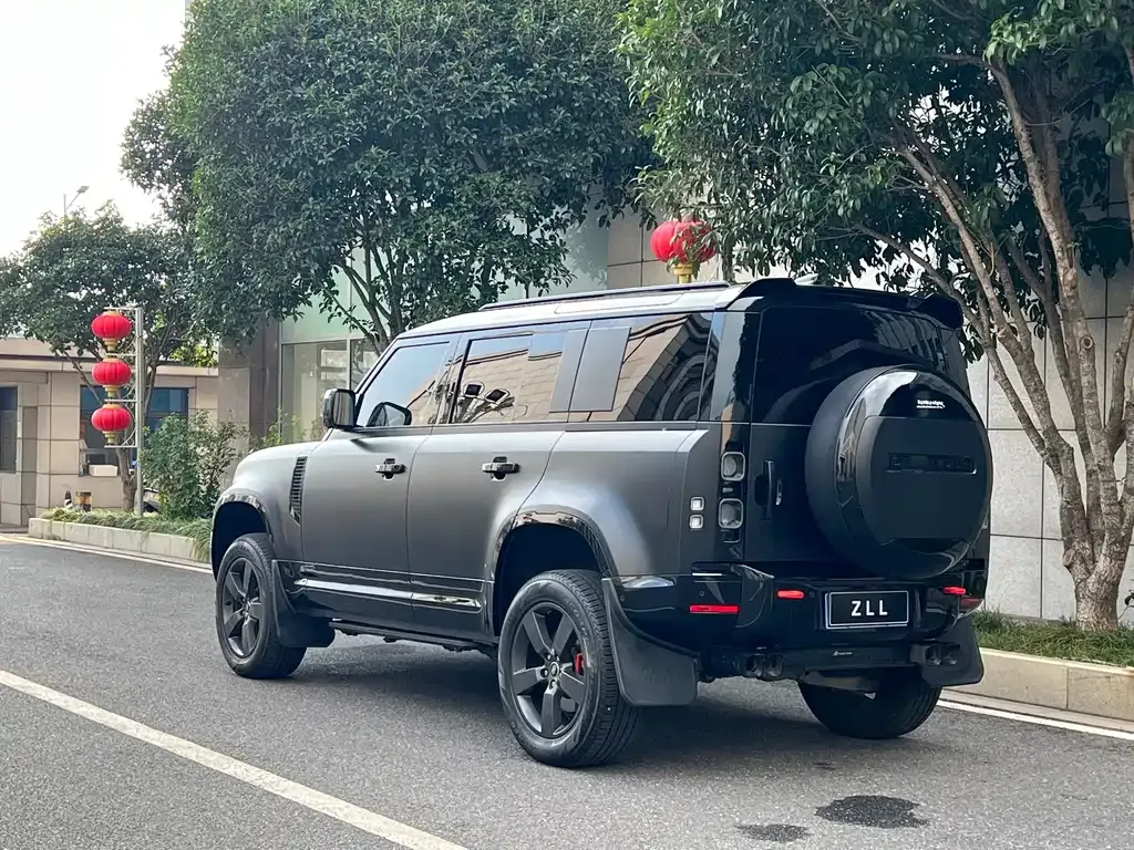 Land Rover Defender — фото 6