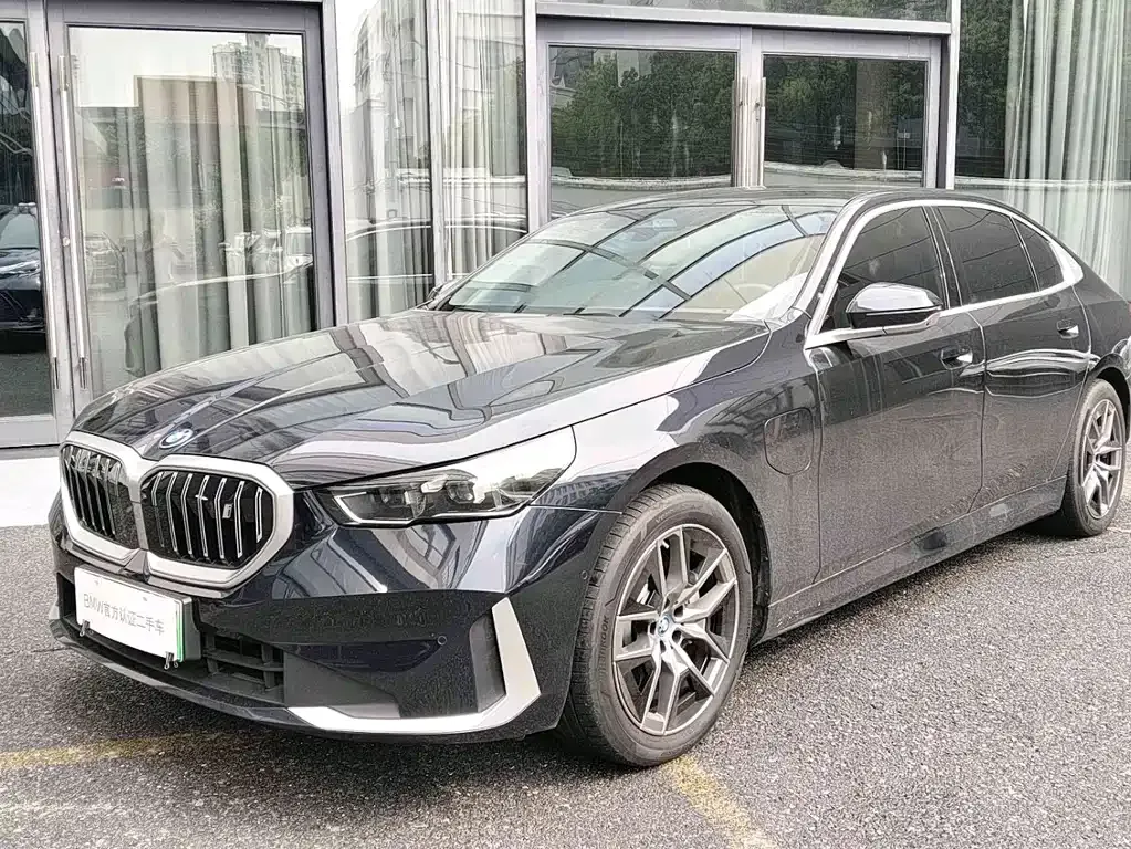 BMW i5 — фото 1