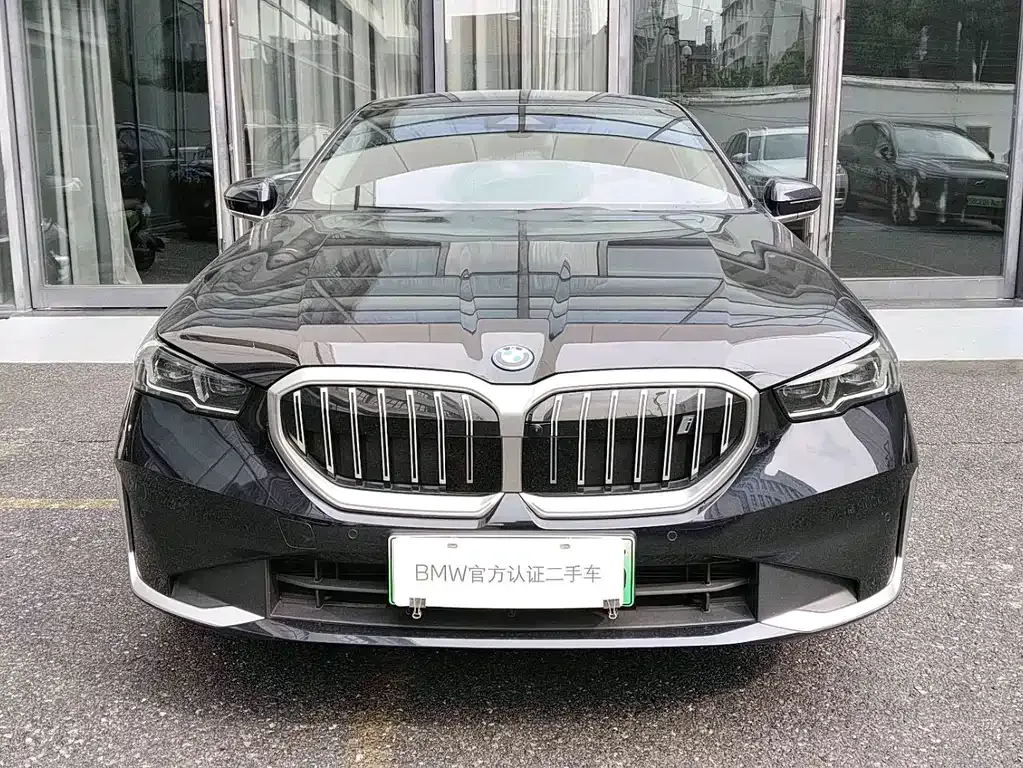 BMW i5 — фото 10