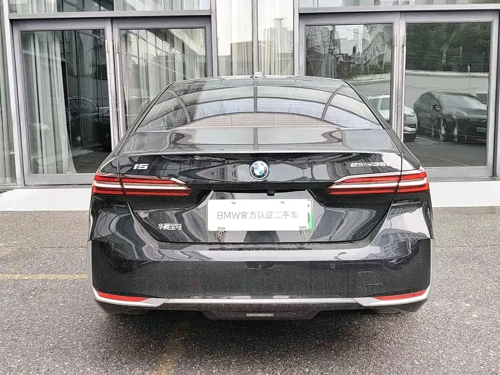 BMW i5 — фото 9