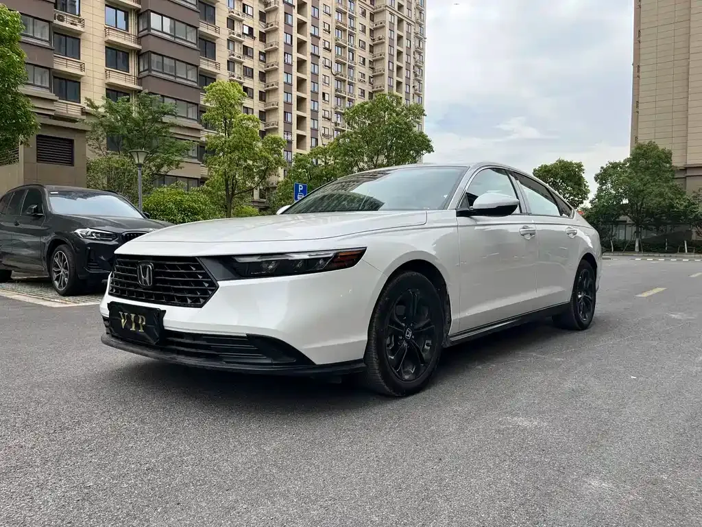 Honda Accord — фото 9