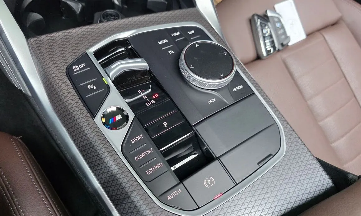 BMW i4 — фото 10