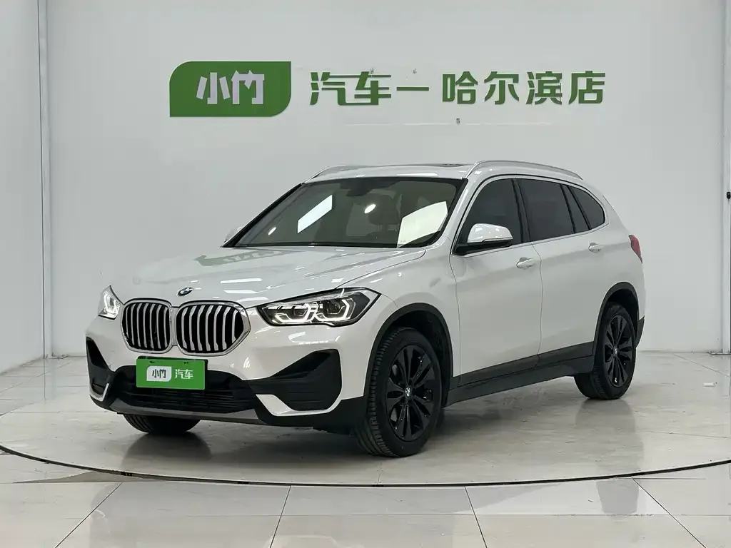 BMW X1 — фото 1