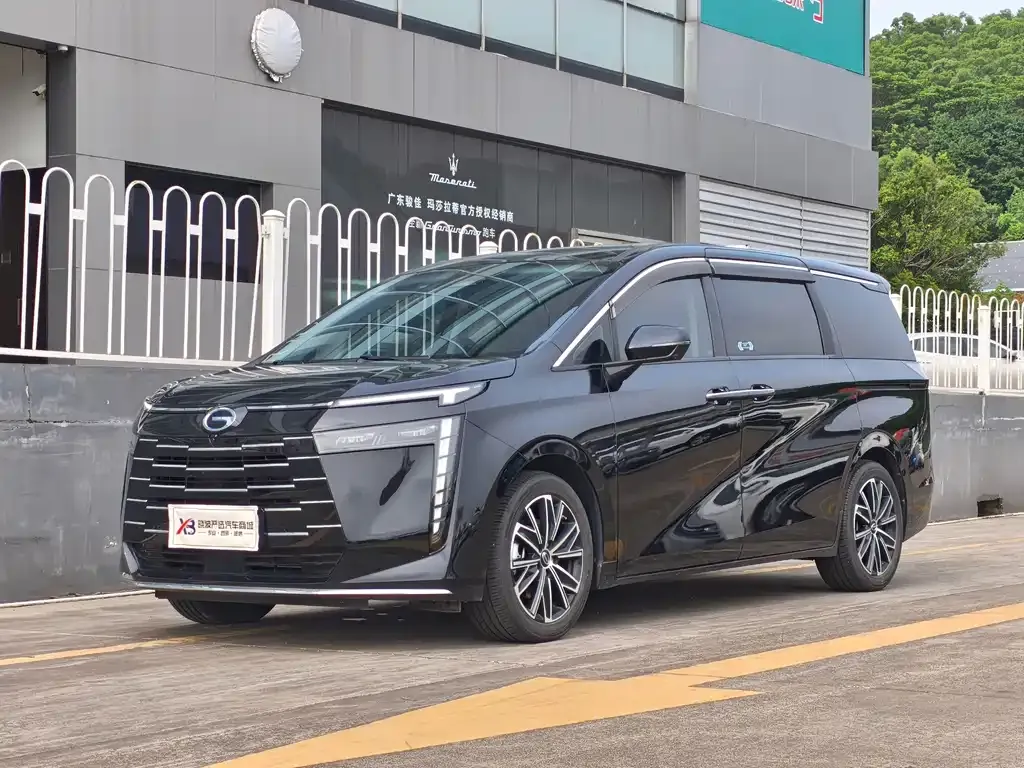 GAC Motor Trumpchi E8 — фото 1