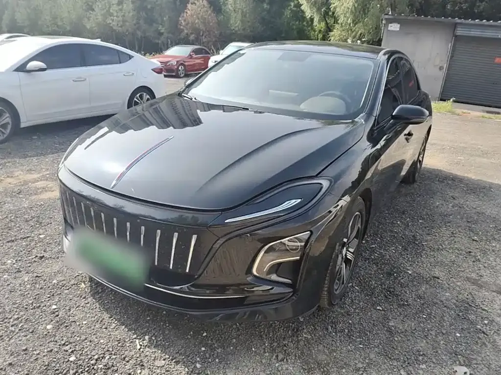 Hongqi E-QM5 — фото 1