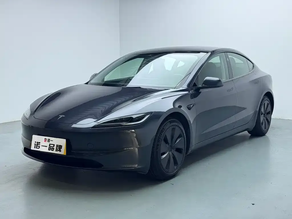 Tesla Model 3 — фото 1