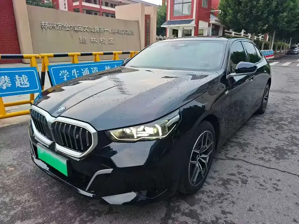 BMW i5 — фото 1