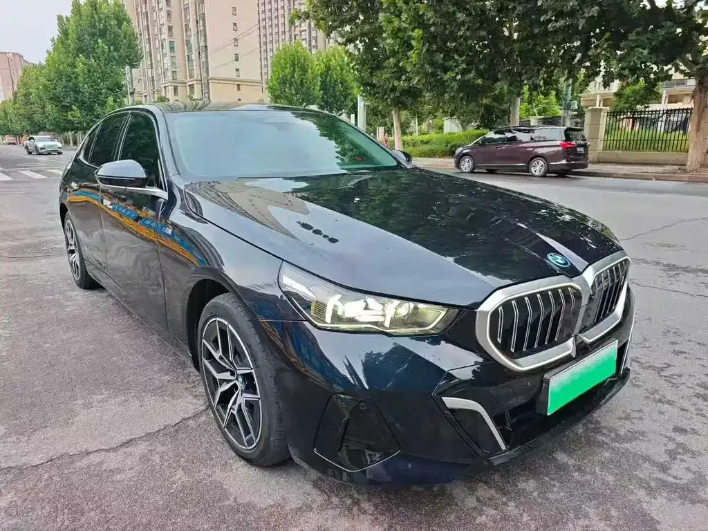 BMW i5 — фото 5