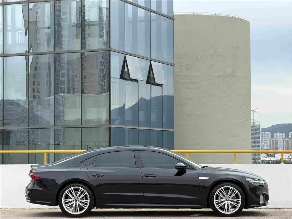 Audi A7L — фото 10