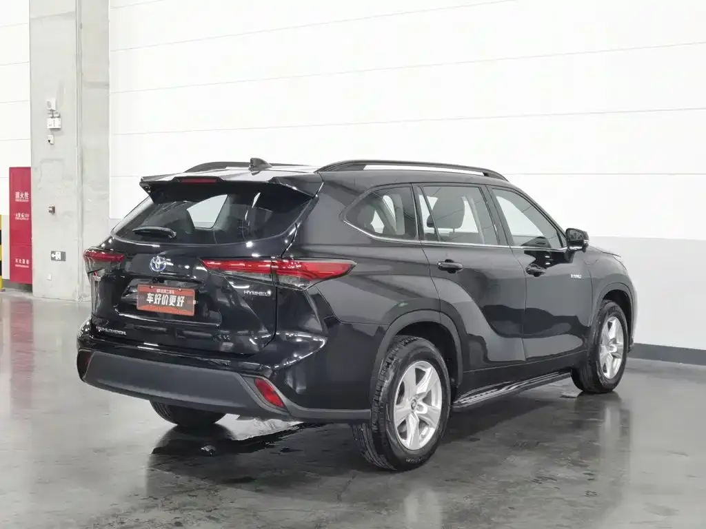 Toyota Highlander — фото 10