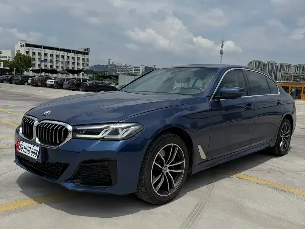 BMW 5 Series — фото 1