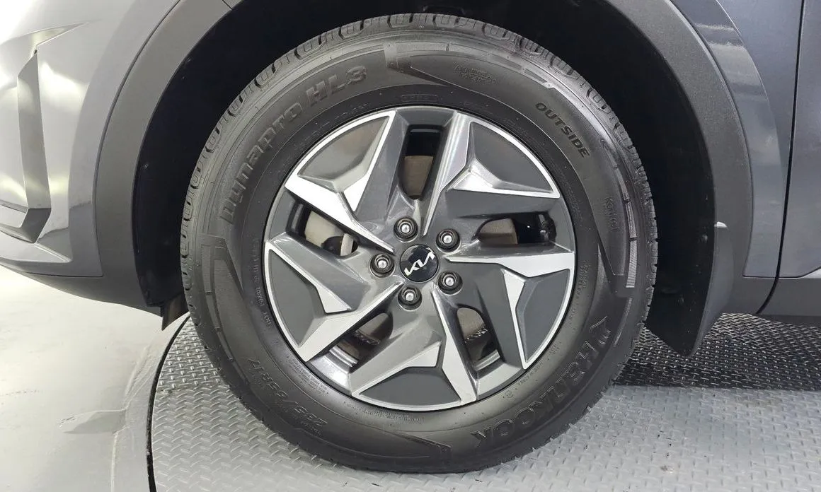 Kia Sorento — фото 7