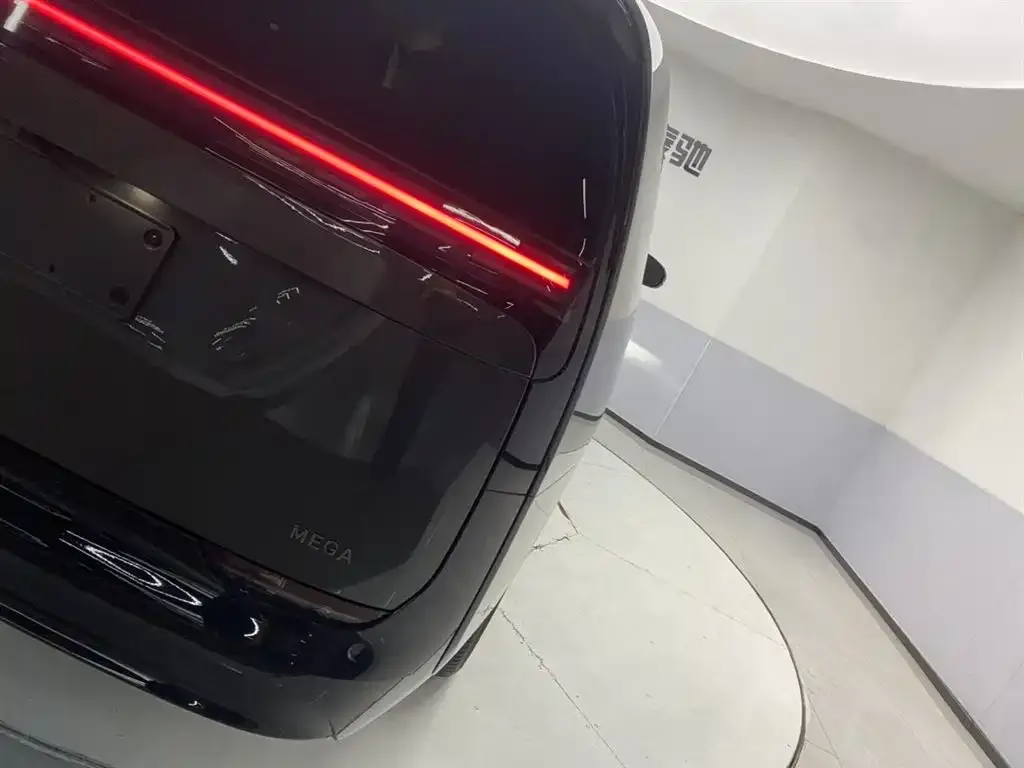 Li Auto MEGA — фото 7