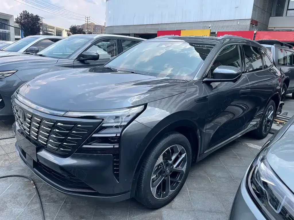 Changan CS75 PLUS — фото 1