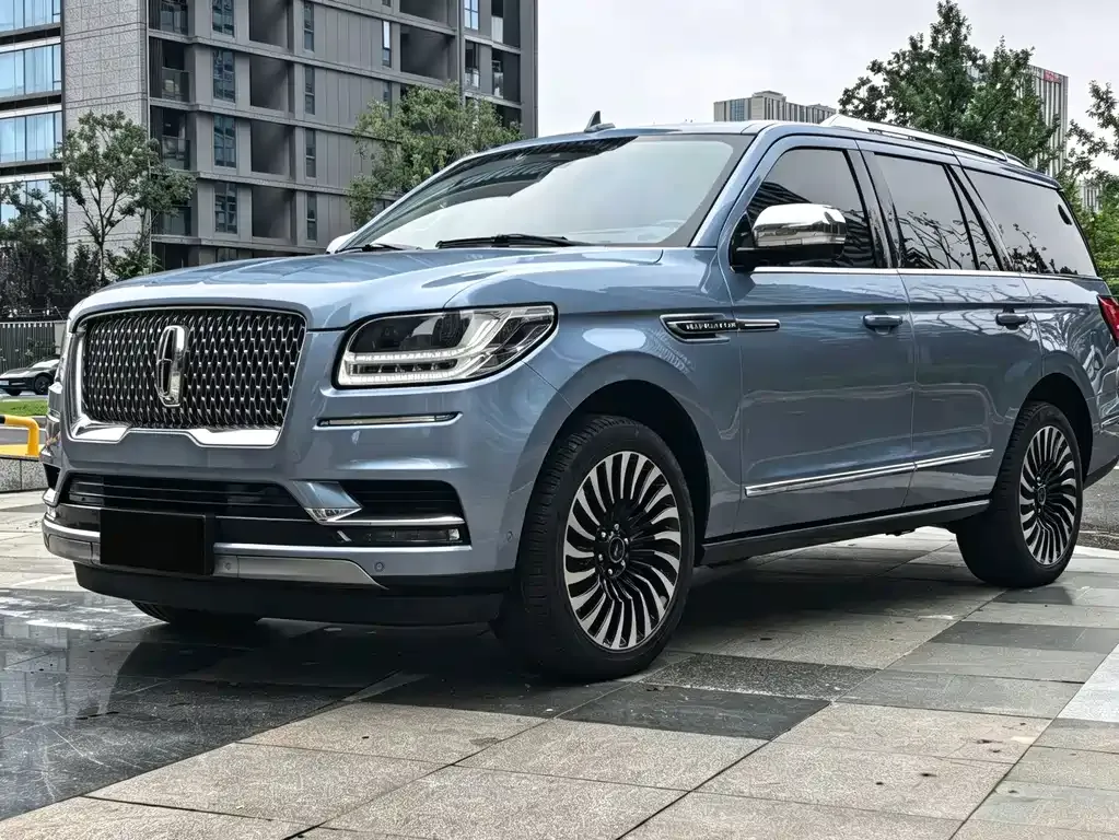 Lincoln Navigator — фото 1